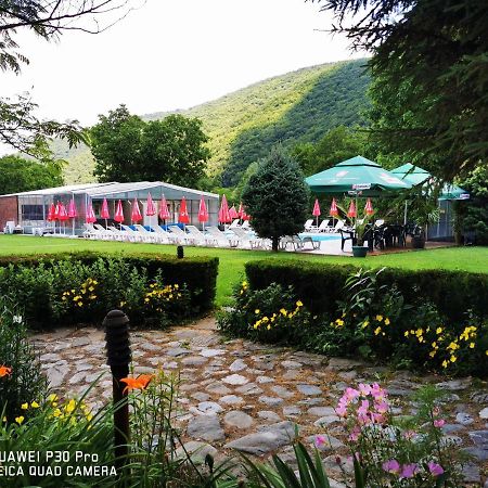 Hotel Divetsite Sliven Buitenkant foto