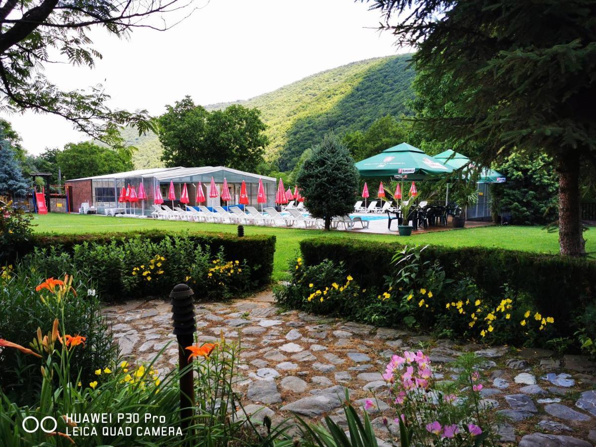 Hotel Divetsite Sliven Buitenkant foto