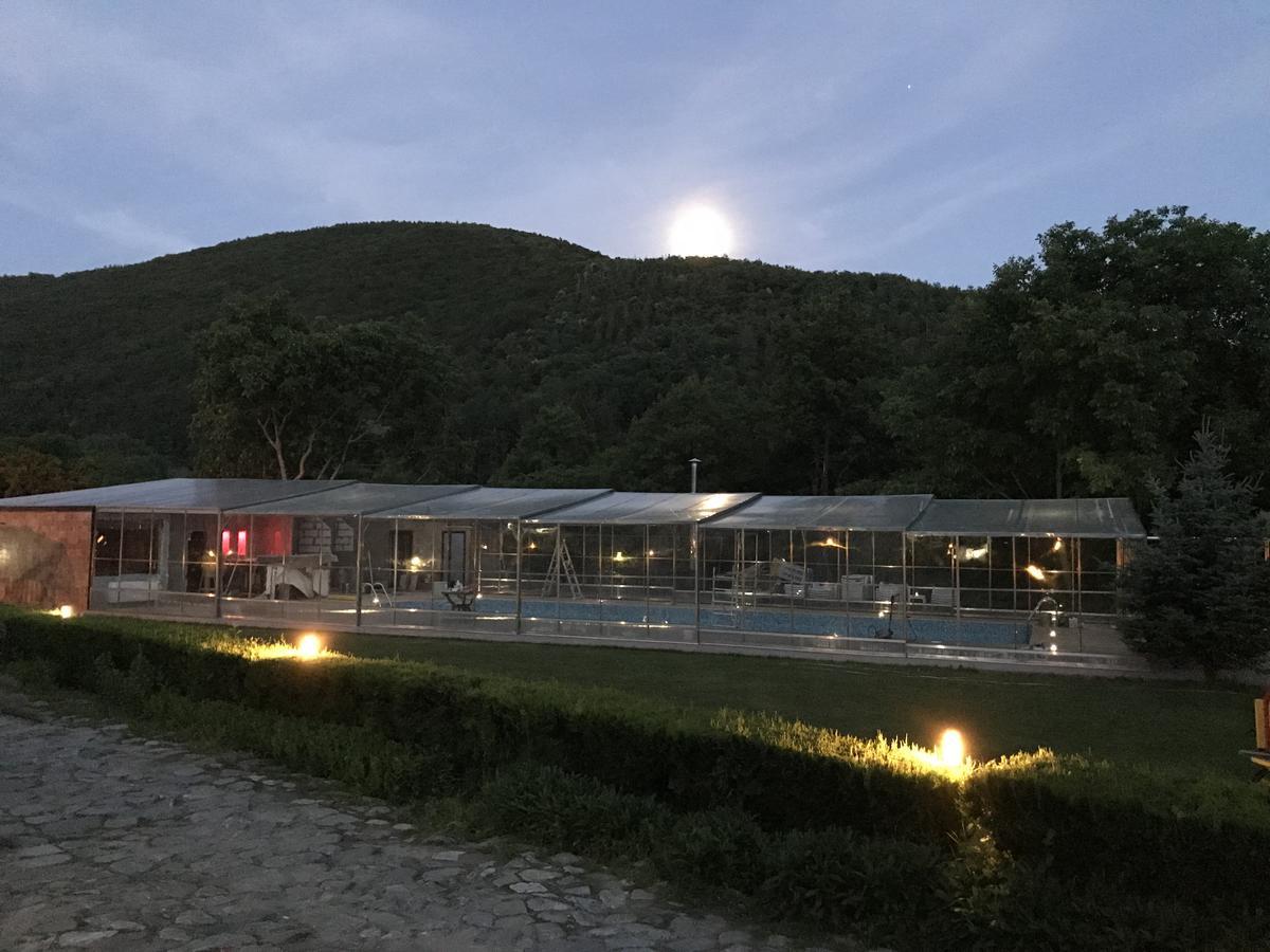 Hotel Divetsite Sliven Buitenkant foto